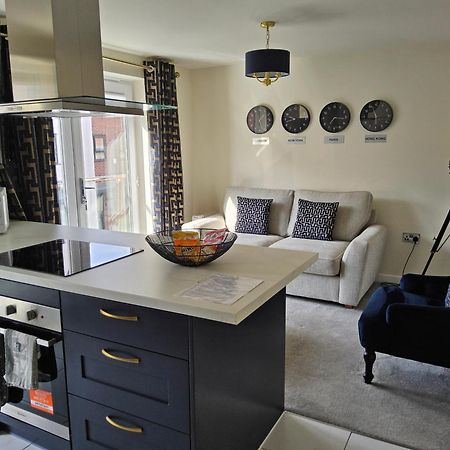 5 Star Luxury Small Cosy House With Lake View Doncaster Kültér fotó